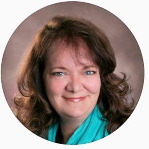Meet your Posher, Lora at Van Lear Custom Couture